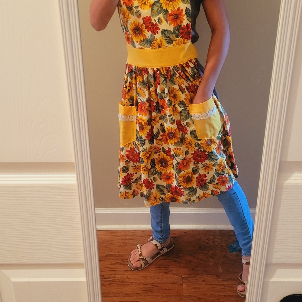 Women's apron
